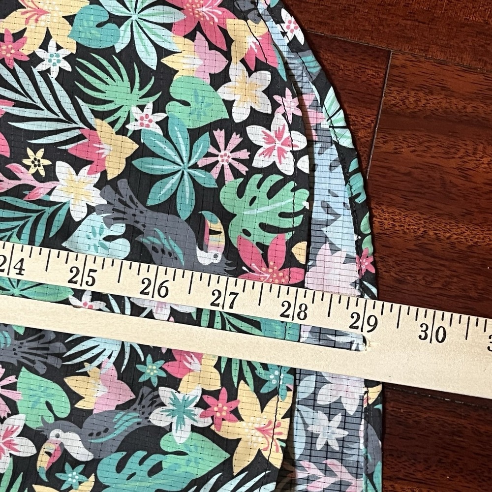 Chubbies Shirt Men Medium Performance Stretch Hibiscus Floral Button Up Ripstop - Picture 8 of 10